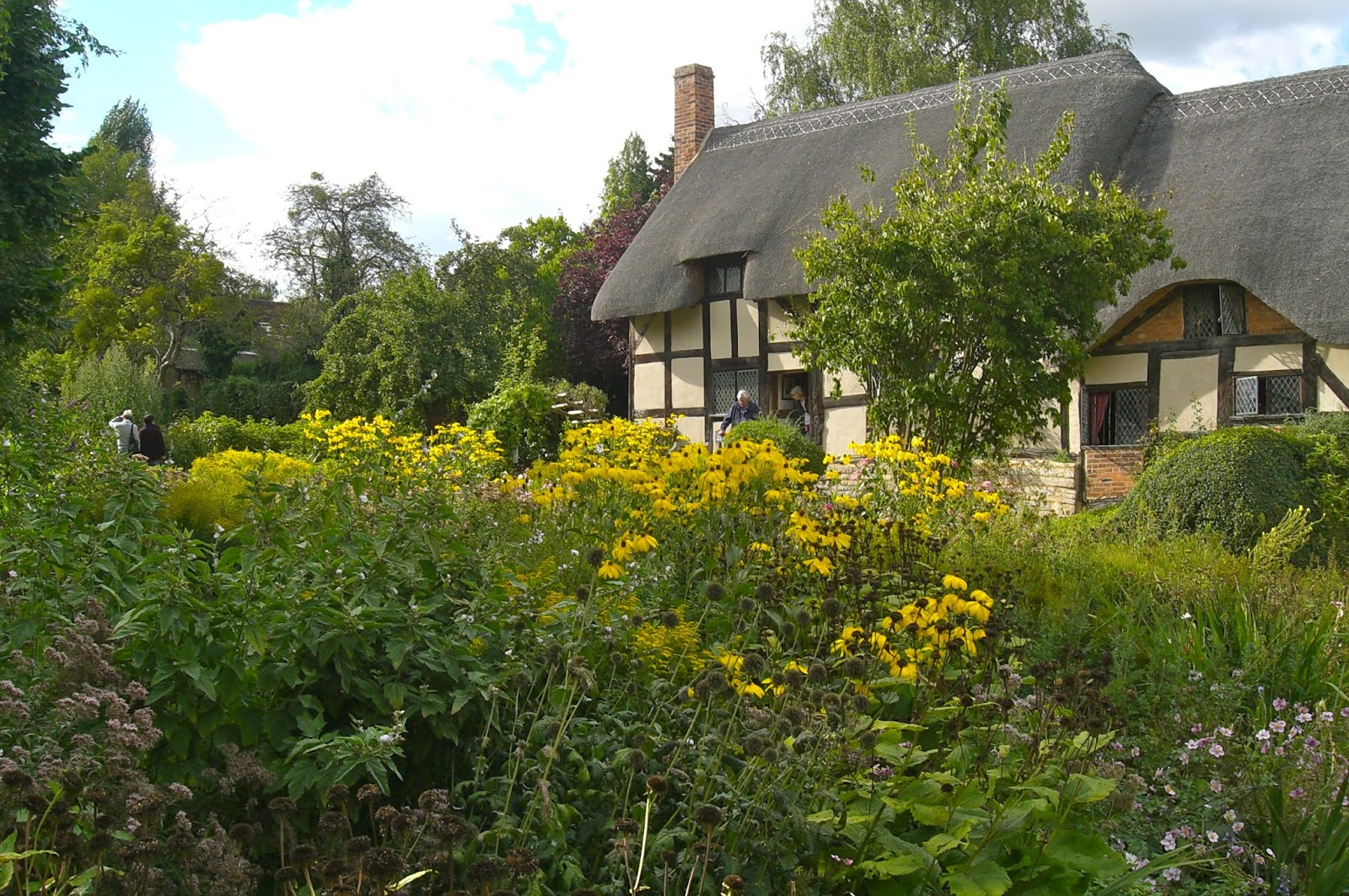 Anne Hathaway S Cottage Gardens Rhyme Ribbons