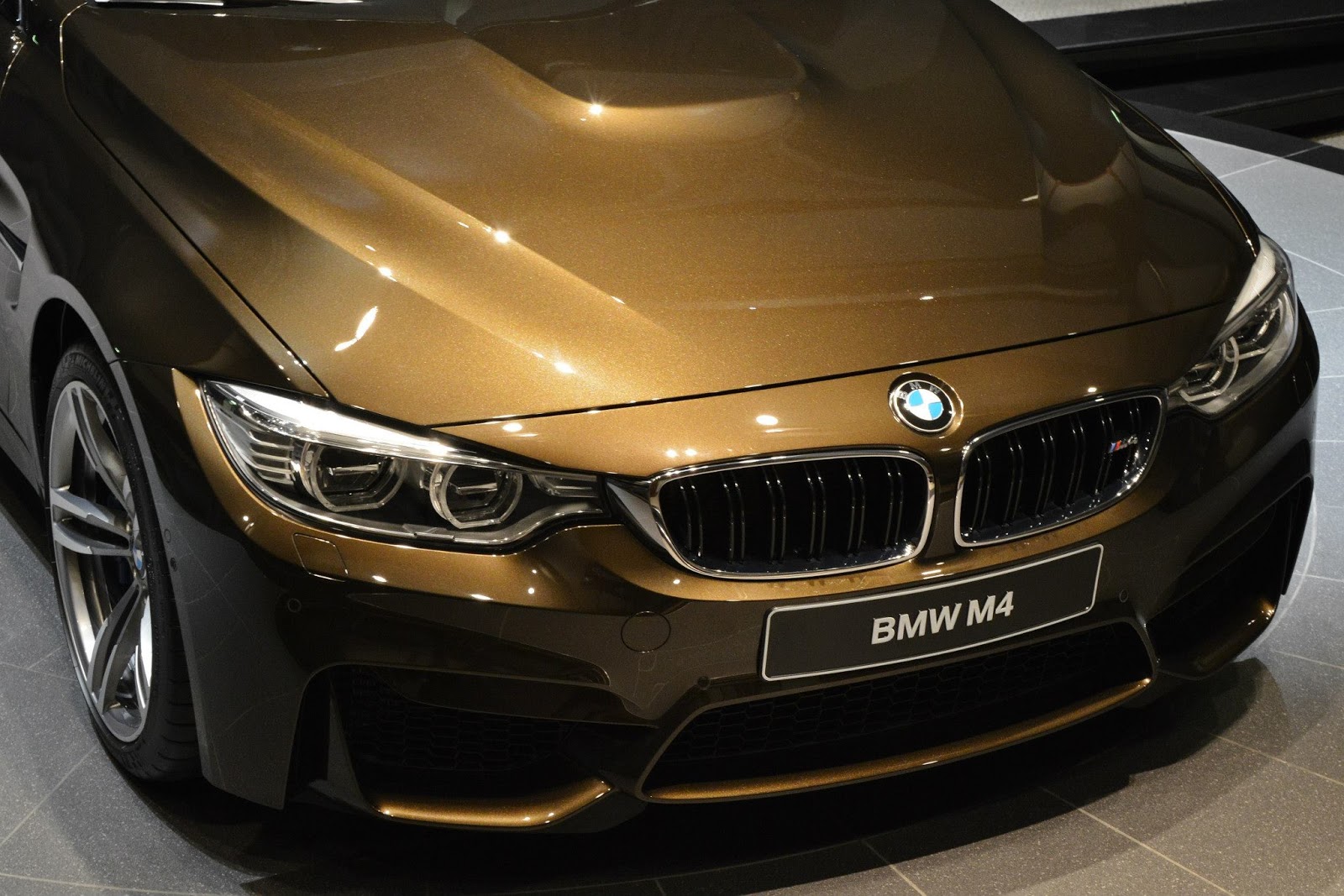 BMW M4-Pyrite Brown