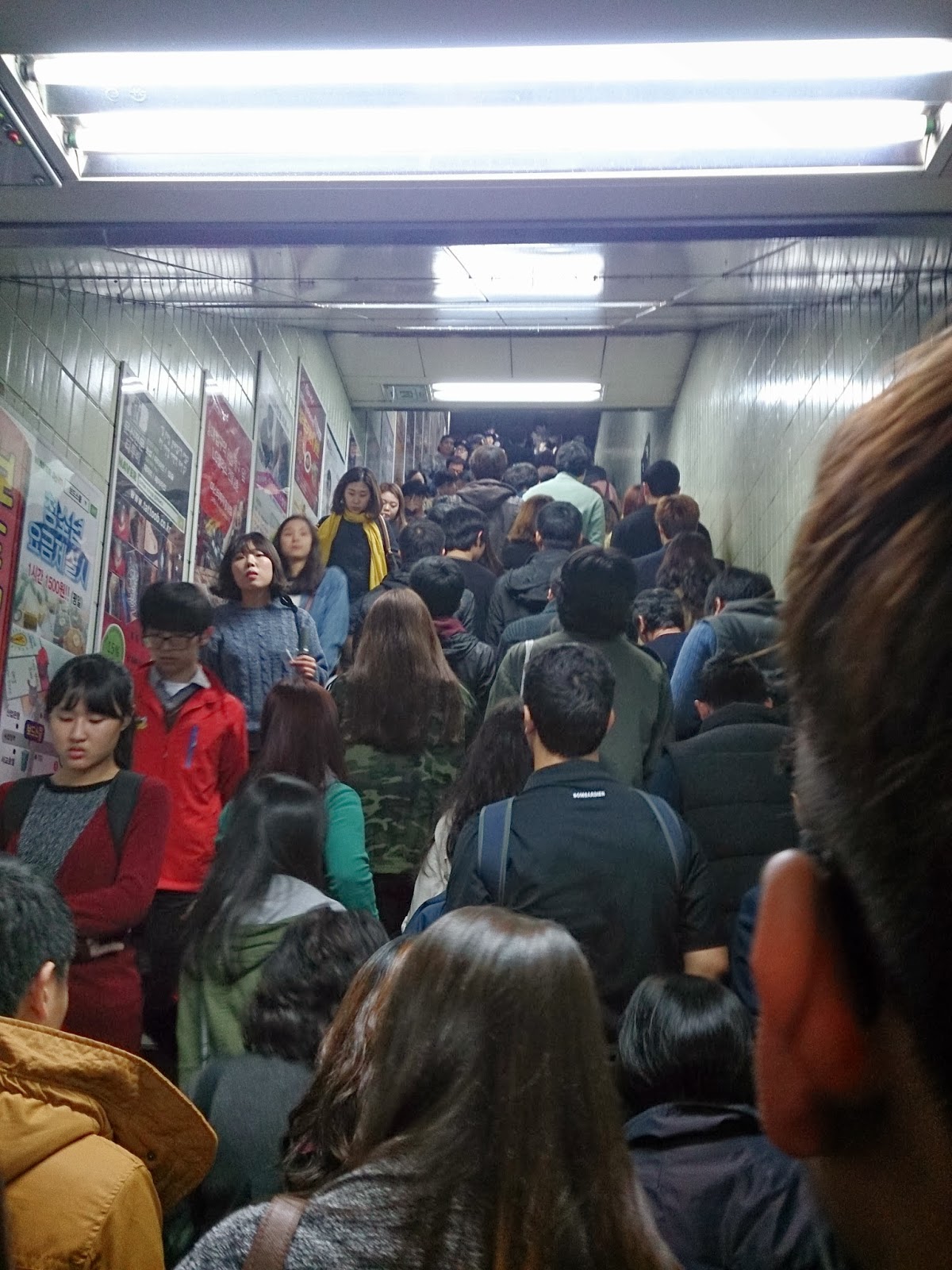 SixteenPenang: Seoul - Hongdae street market and Gyeongbokgung palace