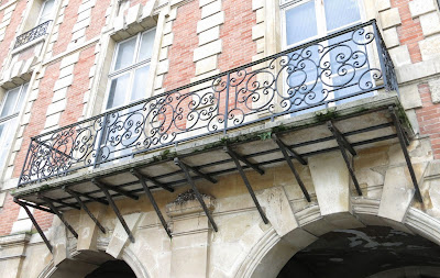 Balcon du 1bis place des Vosges à Paris