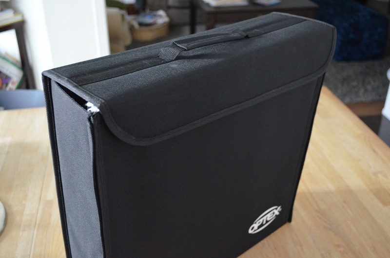 Woman in Real LifeThe Art of the Everyday Photo Studio in a Box