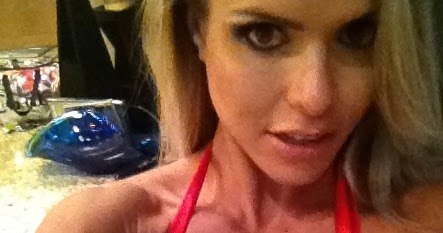 SEARCH AND BUY THIS PRODUCT Muscle Women's Blog: Larissa Reis