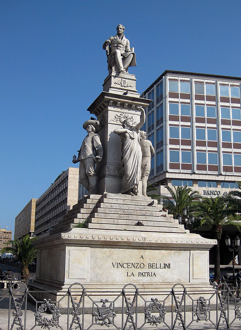 Bellini Statue