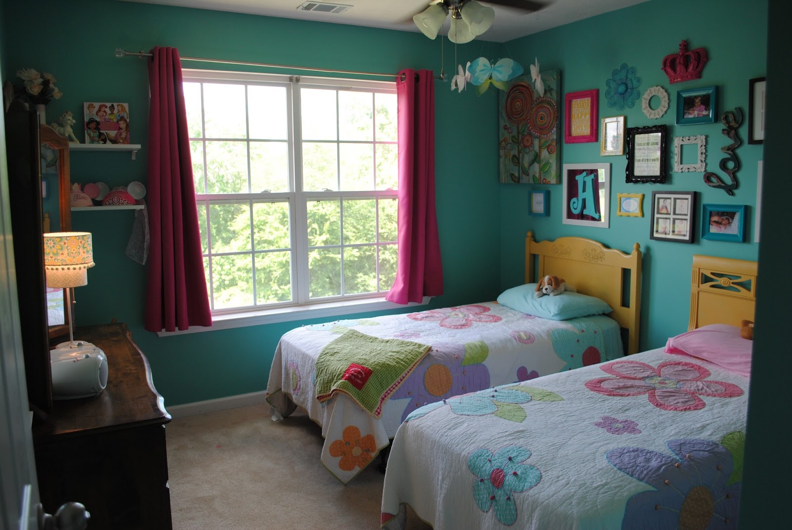 A Day In The Life The Girls' Room