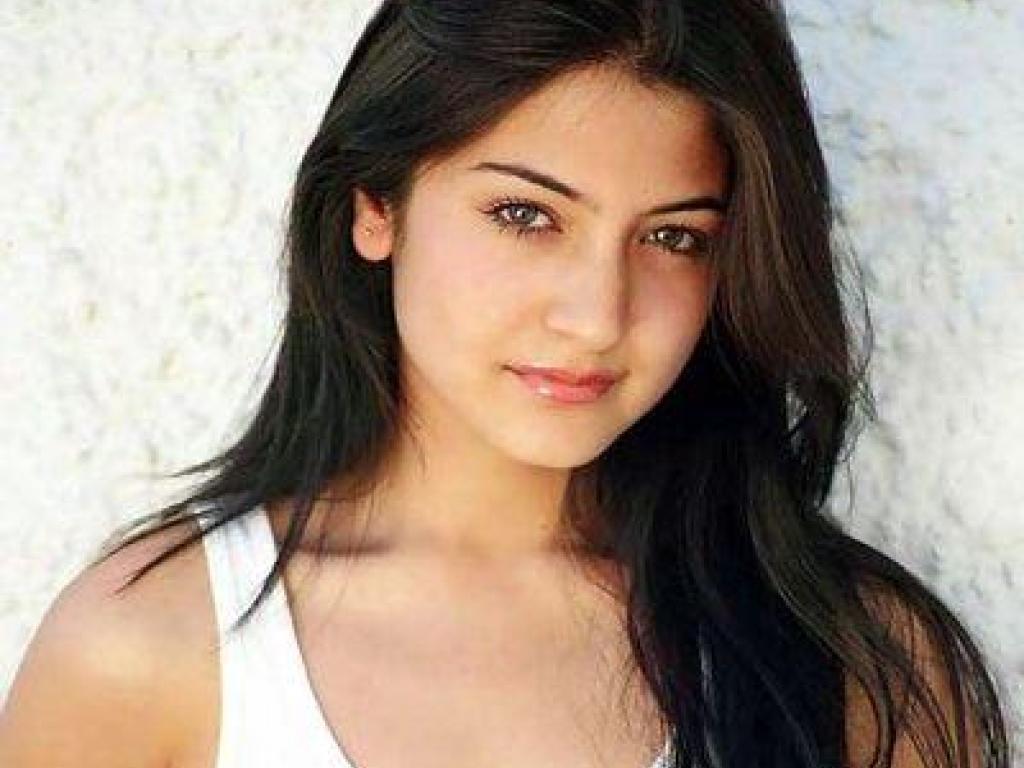 Download this Bollywood Actress... picture