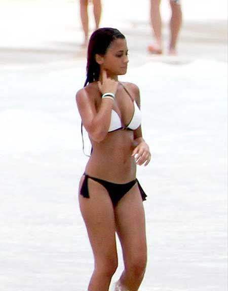 Lionel Messi 39s girlfriend Antonella Roccuzzo in bikini during their beach