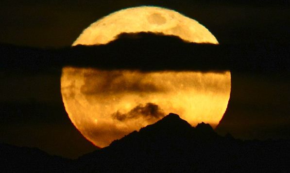 Yuk, Nikmati Supermoon Nanti Malam !! [ www.BlogApaAja.com ]