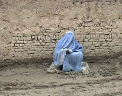 Afegã corta cabeça de nora que não aceitou se prostituir Afegã corta cabeça de nora que não aceitou se prostituir