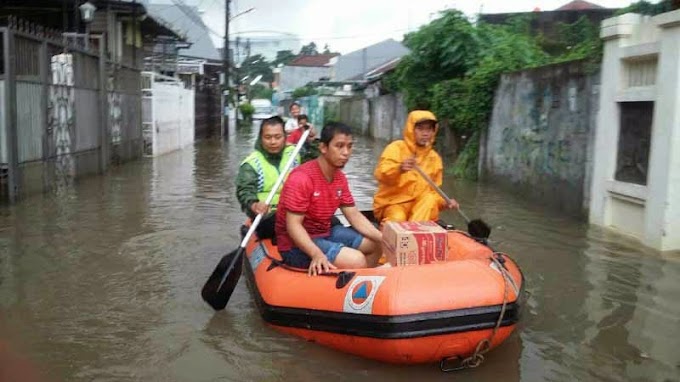 Ribuan Orang Mengungsi ke 14 Lokasi Akibat Banjir Jakarta