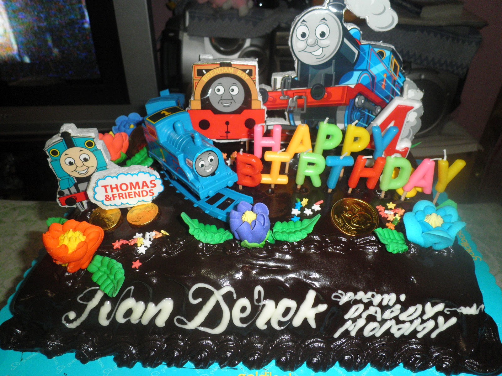 Mommygiay Humming Beautifully With Humming Bread