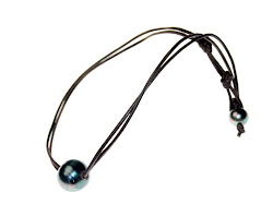 TAHITIAN PEARLS JEWELRY ON LEATHER