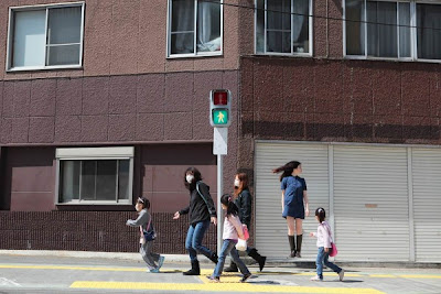 Levitation Photography by Natsumi Hayashi