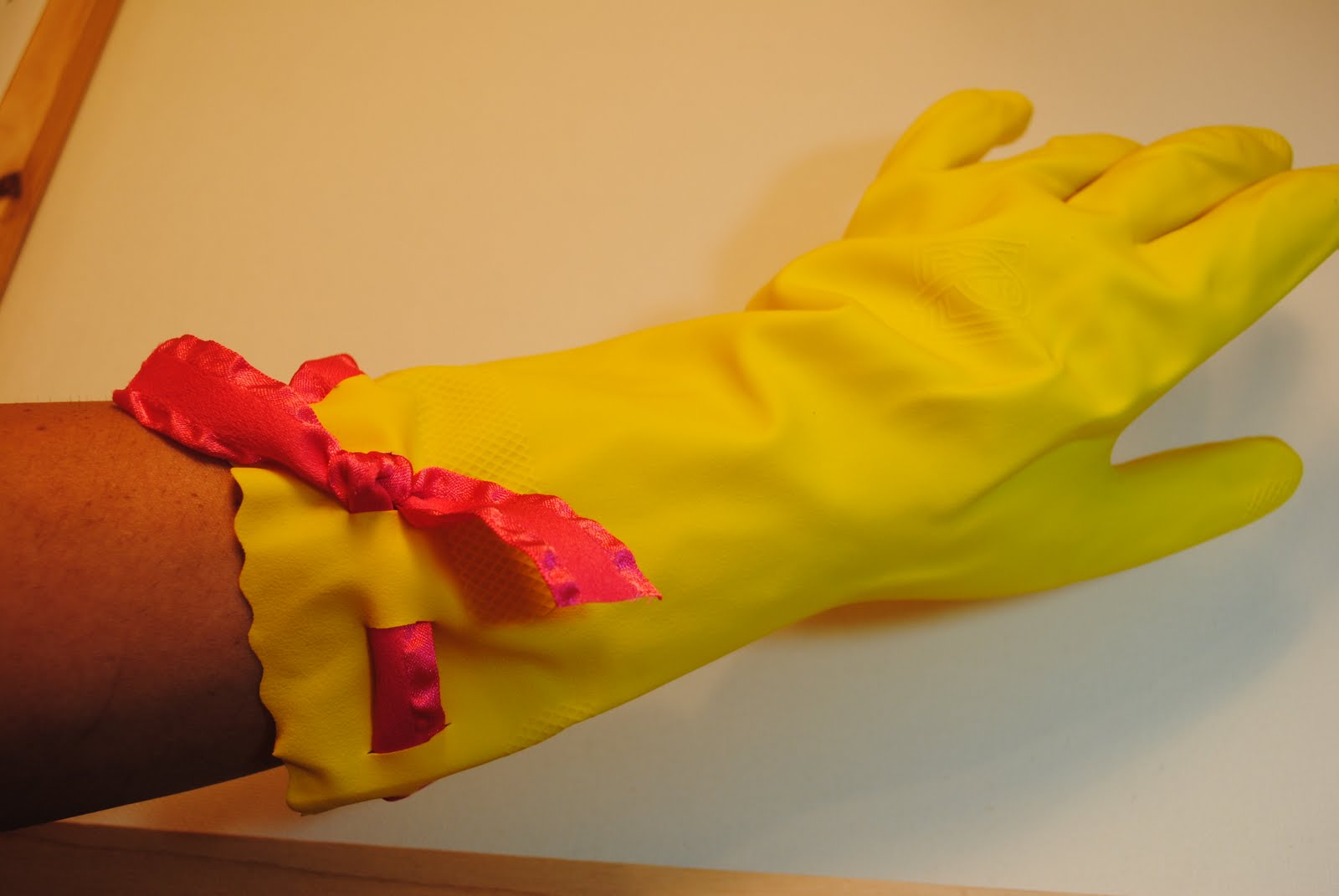 Chameleon Girls NoSew Ribbon Rubber Gloves