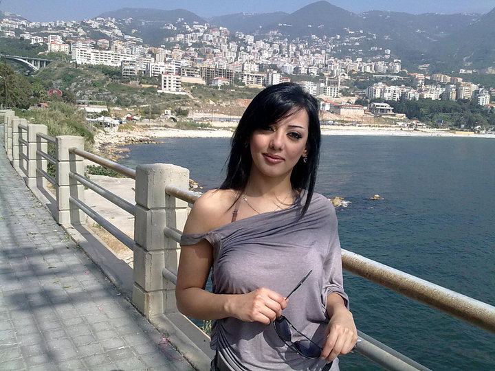 Beauty Pics of Arab World Cairo girl visit mount sea view