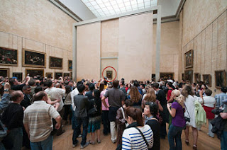 زيارتى االأولى لباريس --- الجزء *** الجزء الثامن الموناليزا فى متحف اللوفر 800px-Mona_lisa_crowd