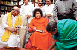 Karunanidhi6112008125354924.jpg