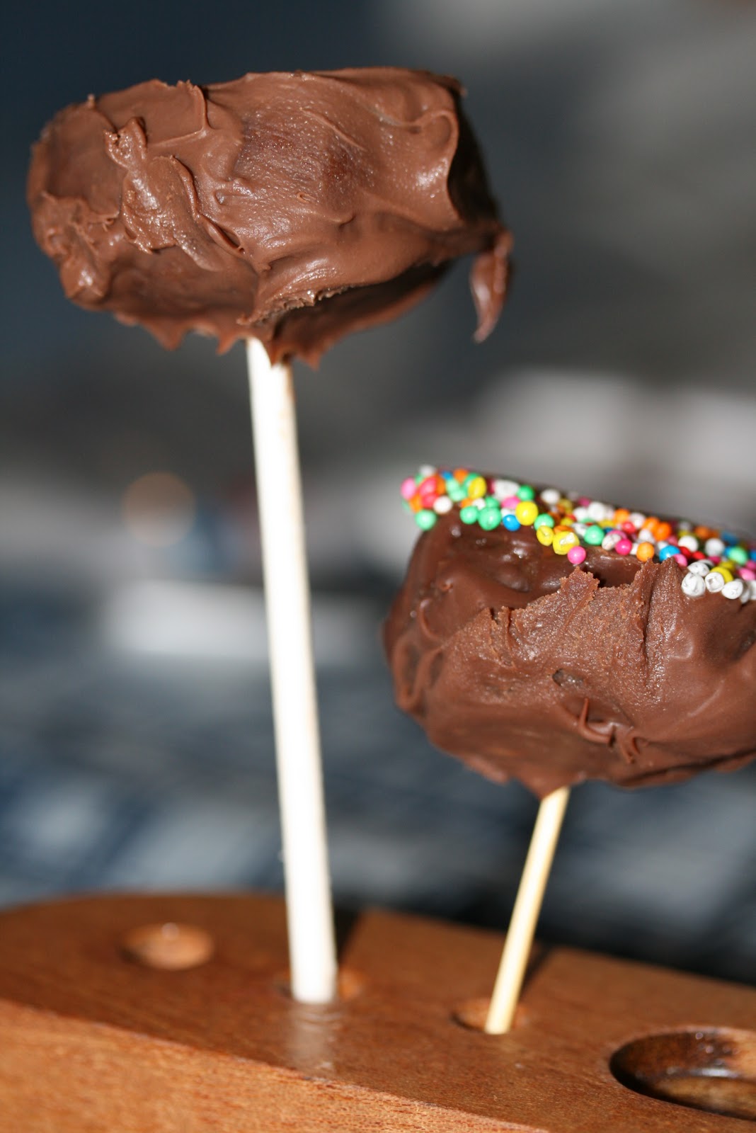 Cooking On A Shoestring HOW TO MAKE CAKE POPS