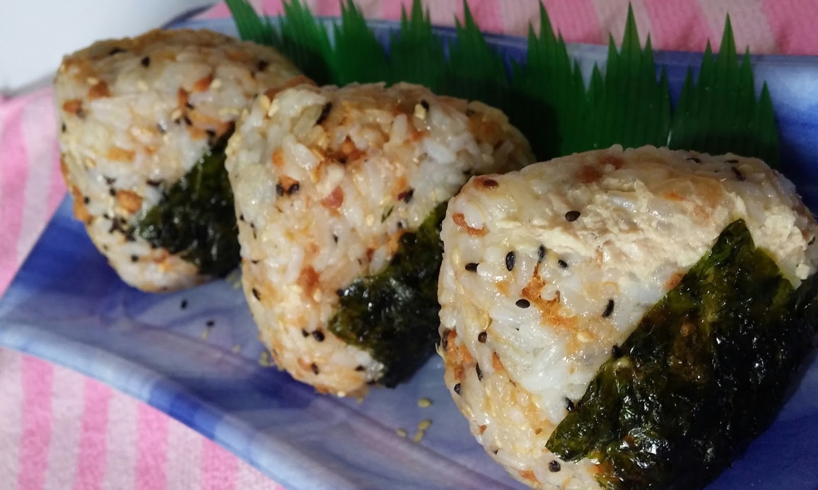 Cooking with Lu Pork Floss Sesame Rice Ball