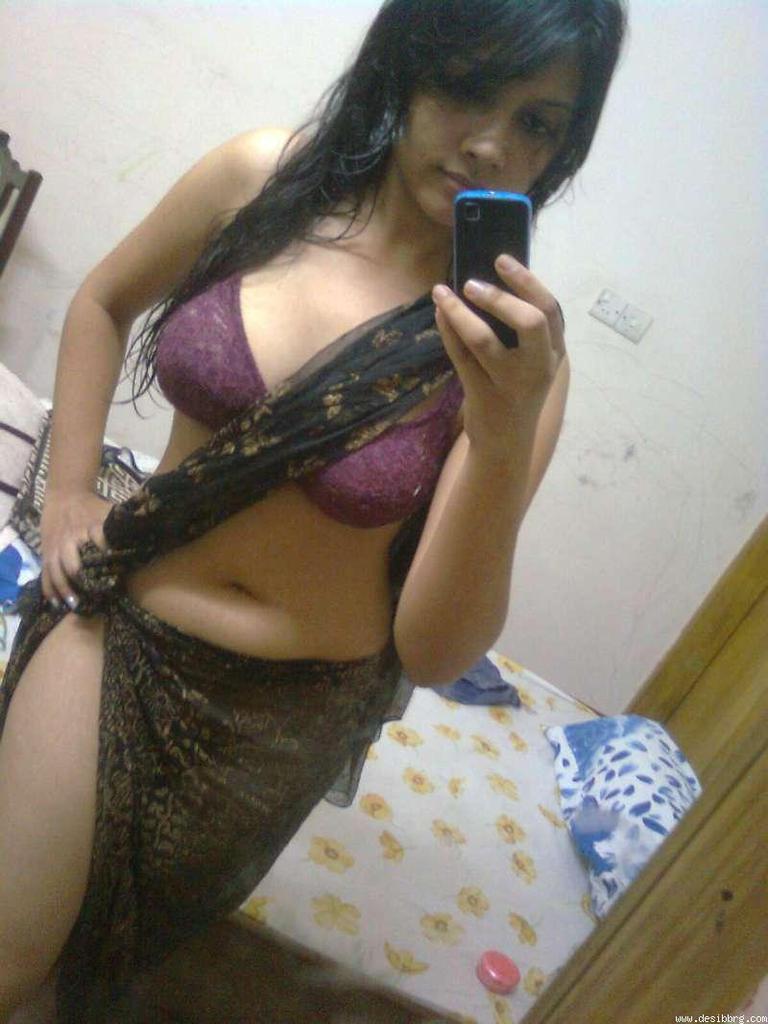 Hot Tamil aunty photos wallpapers removing saree aunties ki pics Hot Tamil aunty photos wallpapers removing saree aunties ki pics