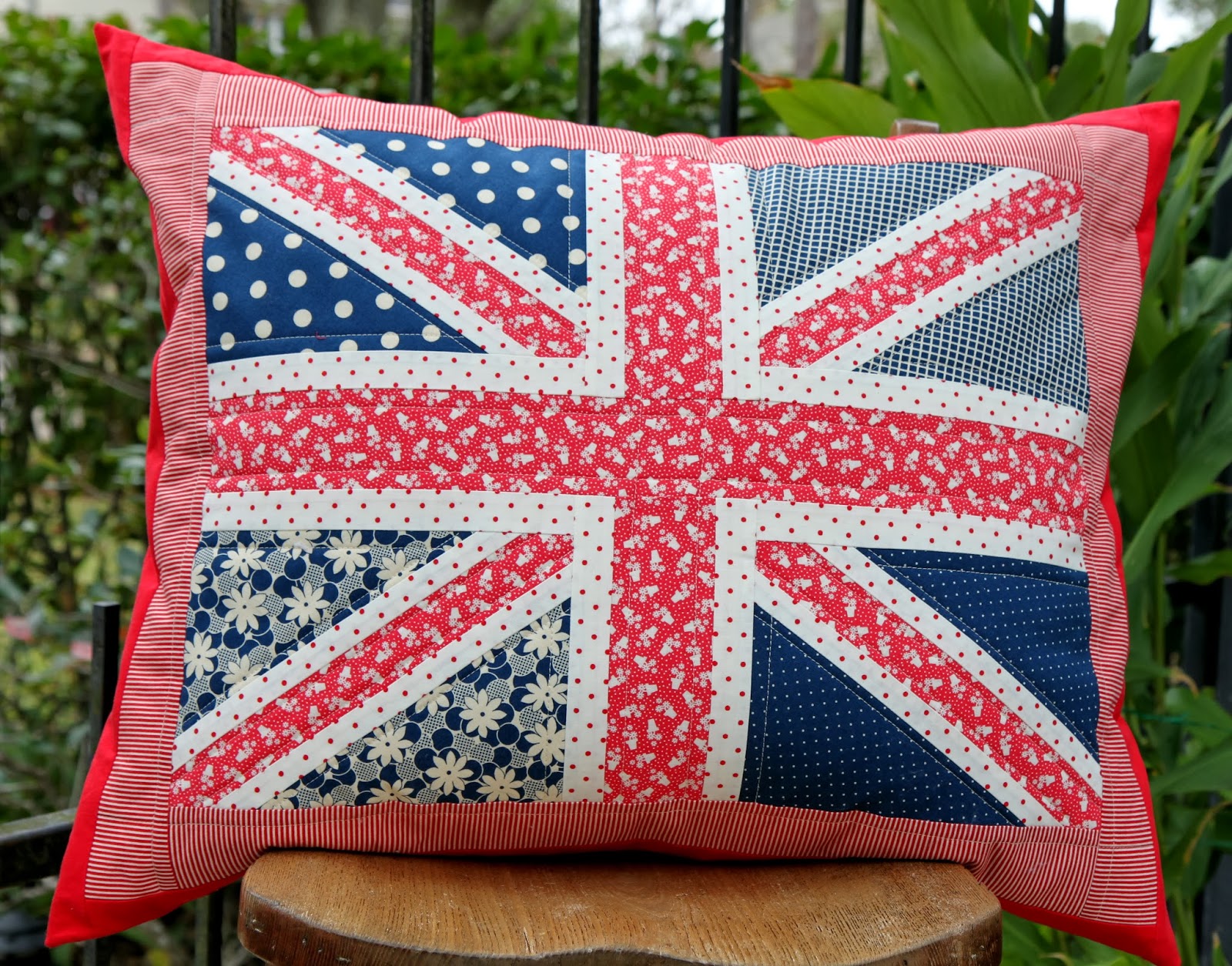 Patchwork in Paris Union Jack Pillow