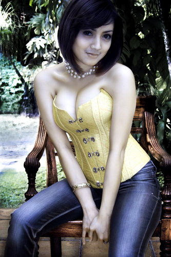 Wiwid Gunawan ra 36B size breast size 36. Wiwid Gunawan ra 36B size