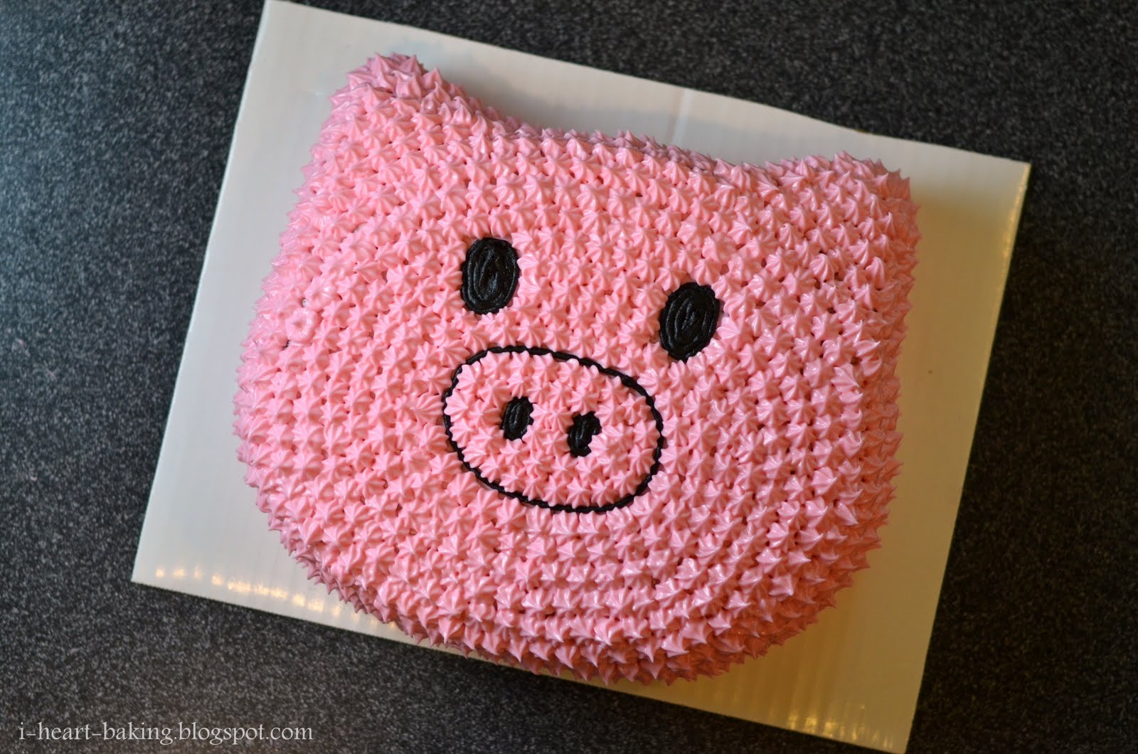 i heart baking! piggy cake