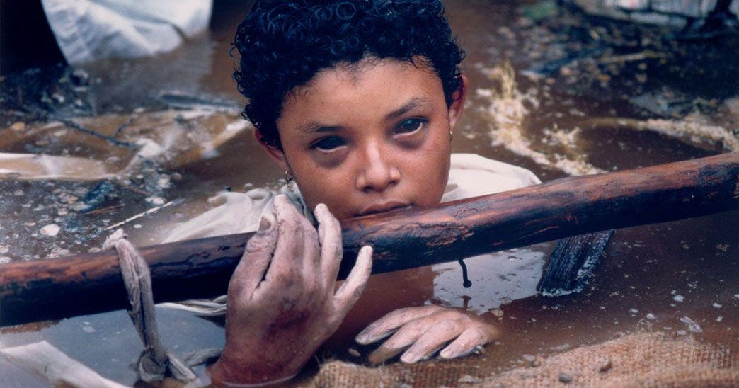 The Reel Foto: Omayra Sanchez: The Eyes Photographed by Frank Fournier