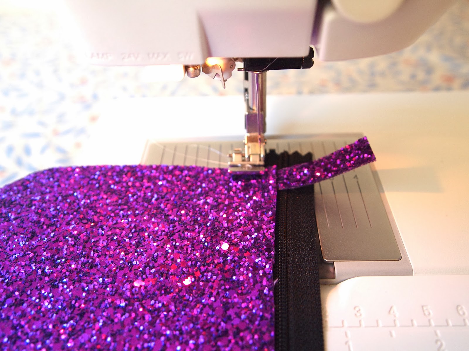 Crafty Alex DIY Glitter purse and kit How to make a purse