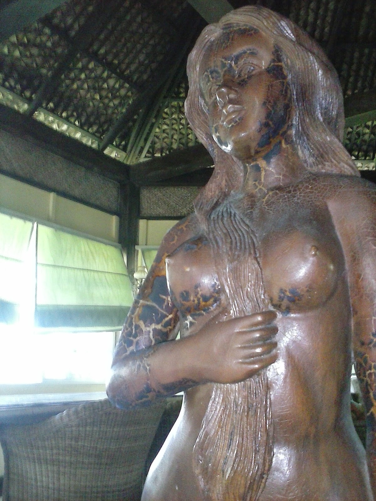 Female woodcraft sculpture Philippines
