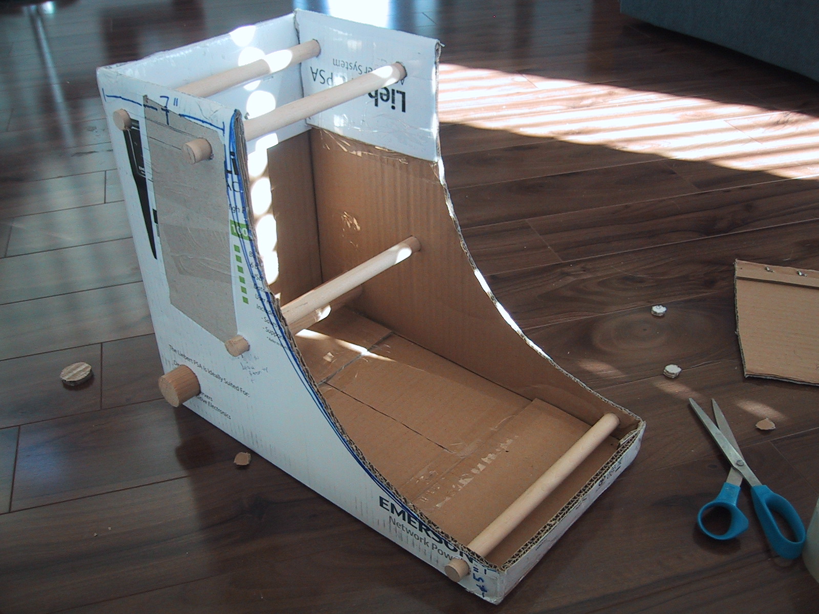 Hearts on Fibre DIY Cardboard Box Inkle Loom Tutorial