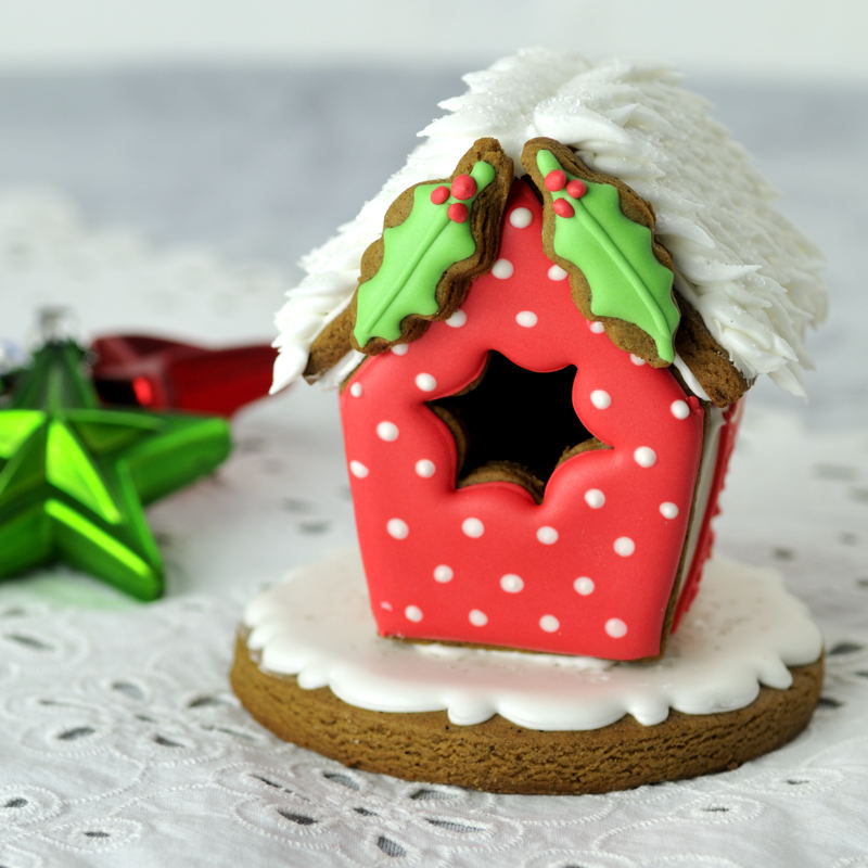 Haniela's Gingerbread Bird House Tutorial
