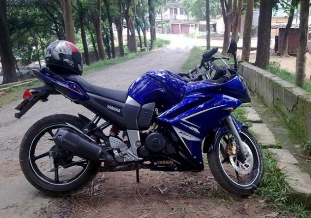 modifikasi motor byson warna putih kuning- yamaha byson terbaru title=