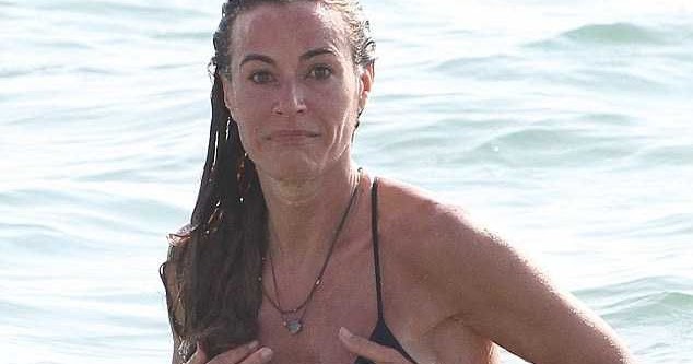 Bikini Point Kelly Bensimon S Body Wardrobe Malfunction