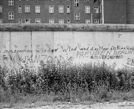 Bint Photobooks On Internet Berlin Wall Photo Book Christoph