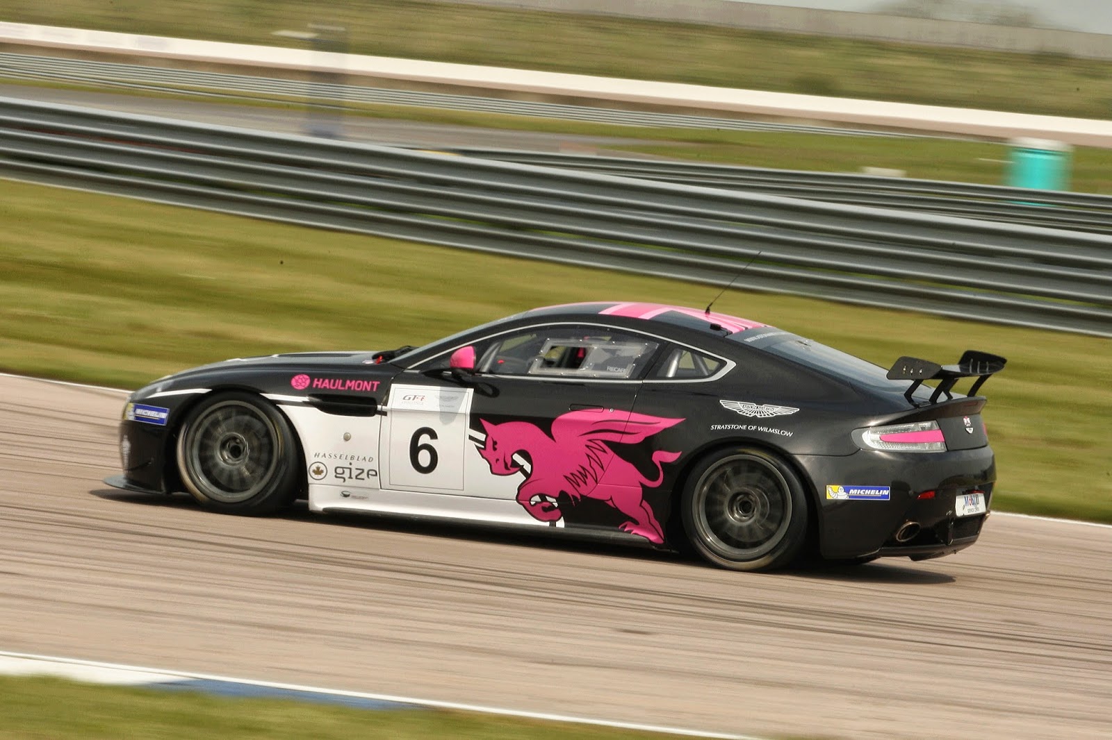 Giddings teams up with another Griffin and a Vantage GT4 The Advantage