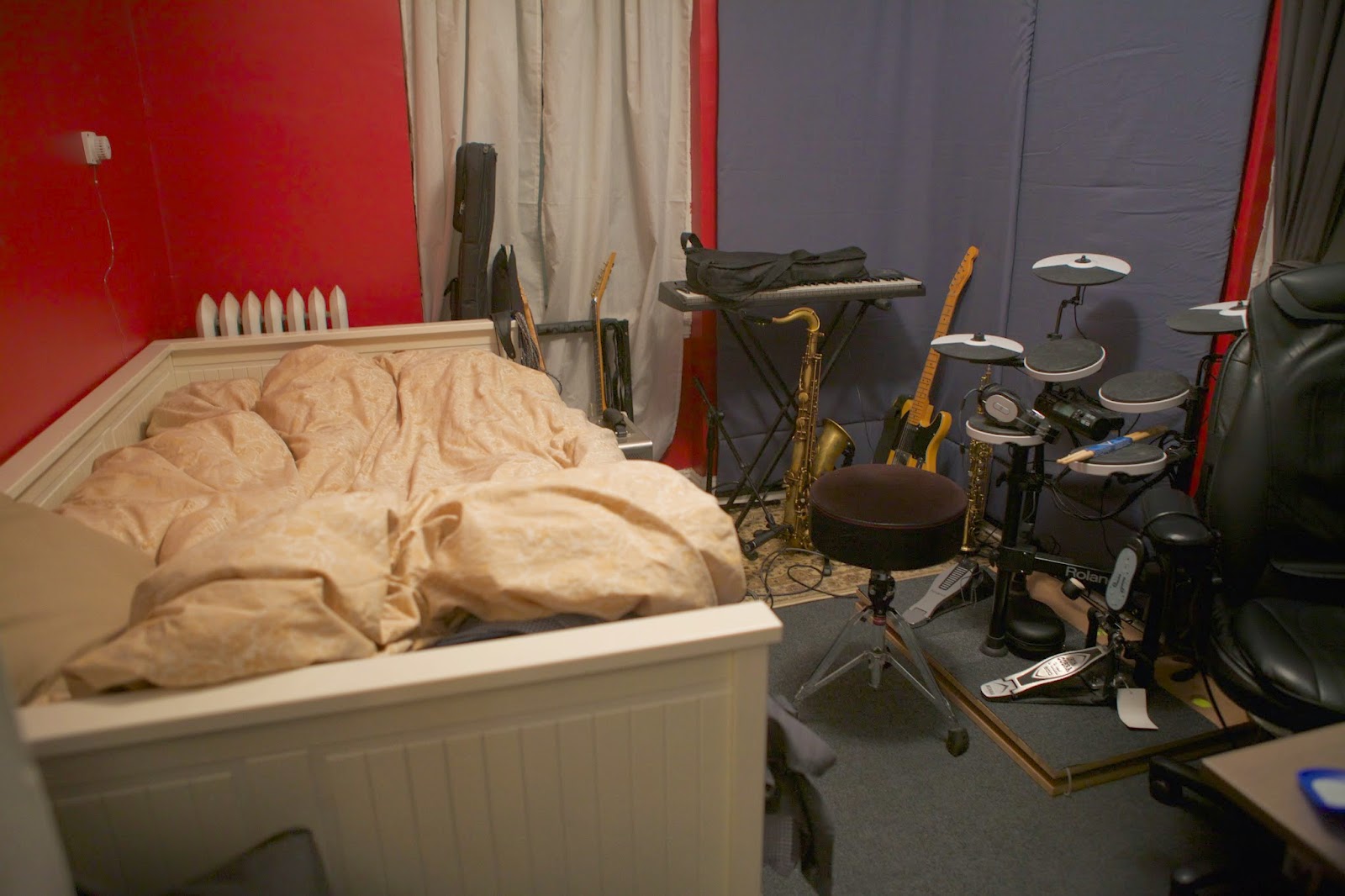 Shimmy's Music Blog Soundproofing an apartment room, sort of...