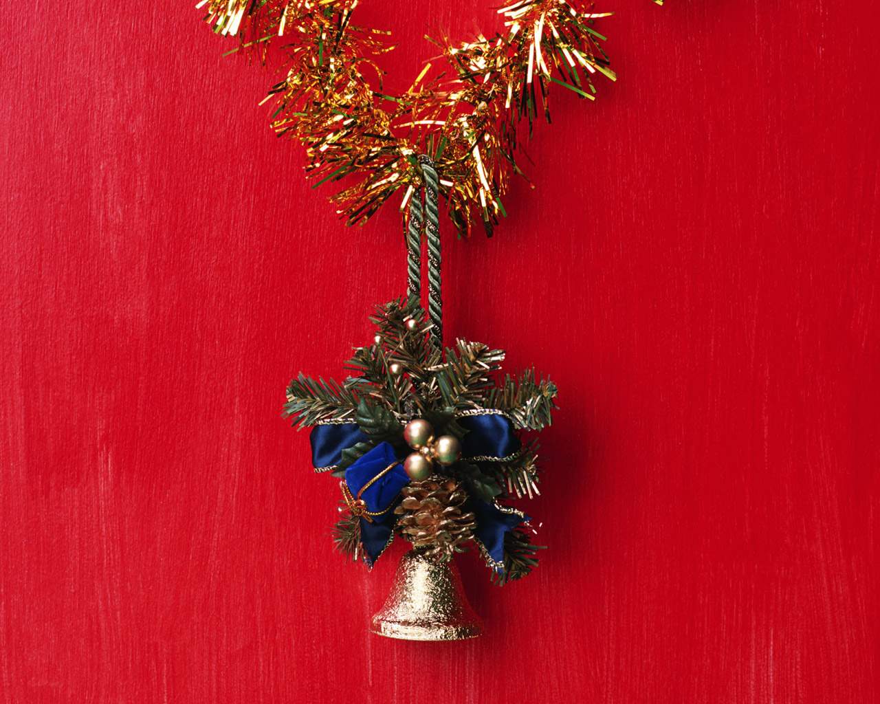 http://2.bp.blogspot.com/-EyhWNzduRW4/UL29AvY-UqI/AAAAAAAAKY0/DrQSuDvUL5Y/s1600/Christmas-desktop-wallpaper-10.gif