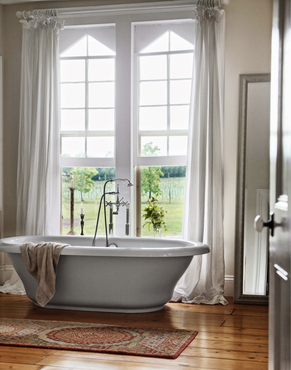 Stockholm vitt interior design: swedish american mix