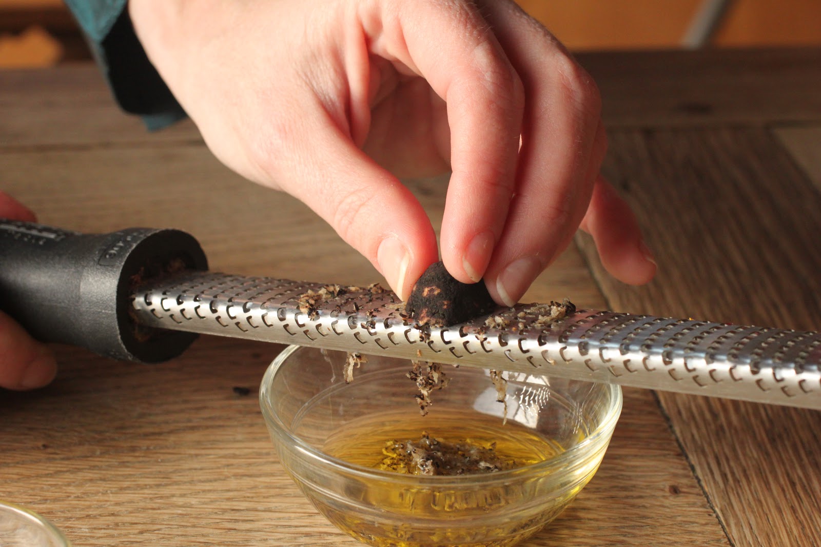 What do Oregon truffles smell like?