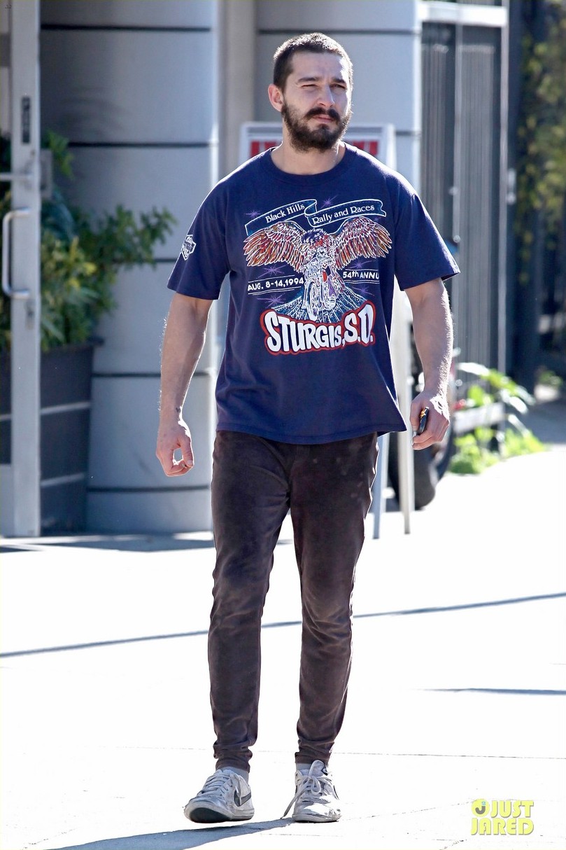Shia Labeouf Y Selena Gomez Besandose Shia Labeouf Y Selena Gomez Besandose