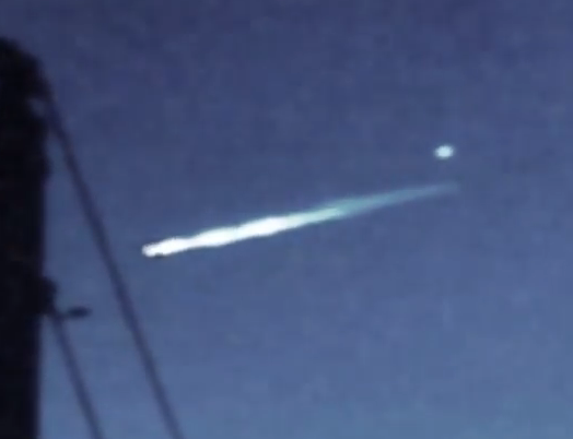 meteor over California detaches pod