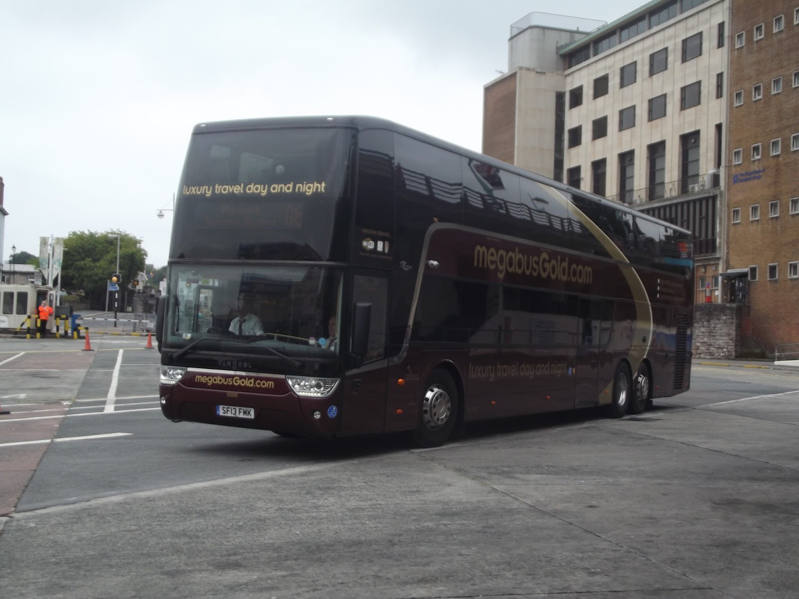 dcuktndevon cornwall&uk transport news etc+photos MEGABUS STRIKES