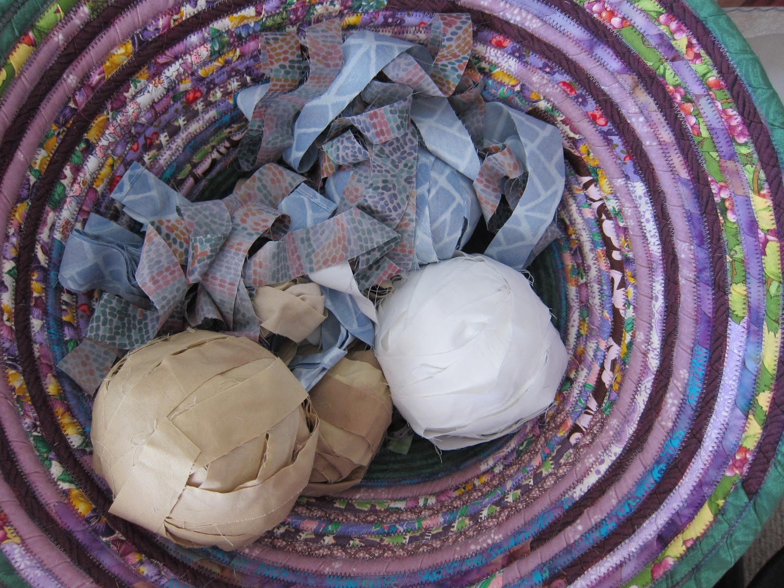 Thinking Out Loud Making a Rag Rug from Old Sheets