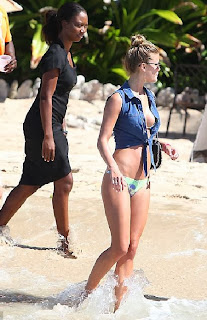 English: Nina Agdal Three Bikinis Barbados