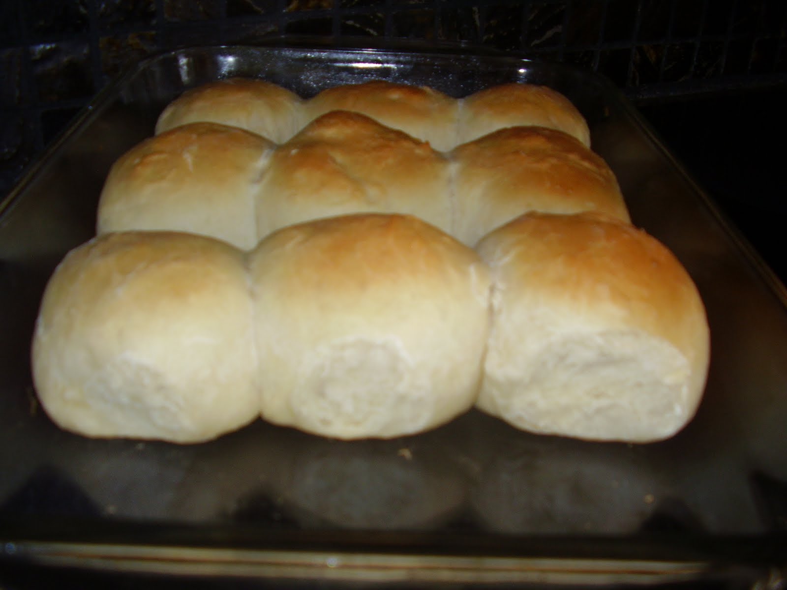 Kristi's Dishes: Yummy Yeast Rolls- bread machine