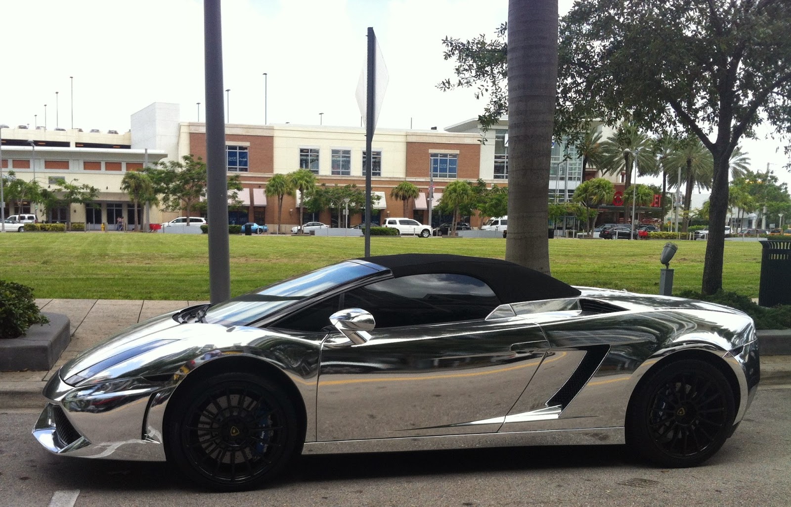 Exotic Cars on the Streets of Miami Chrome Gallardo Spyder