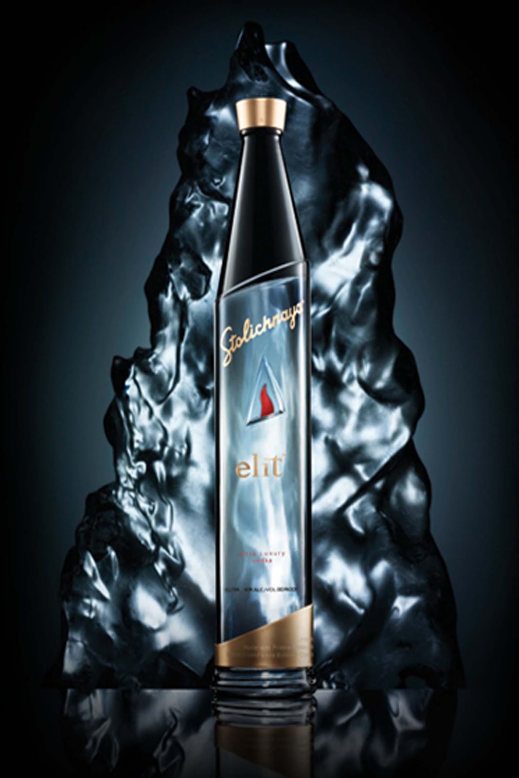 Novedad vodka Stolichnaya Elit lanza su edición limitada Himalaya