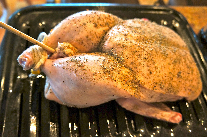 Does postal service deliver on thanksgiving