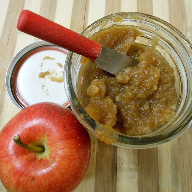 Beyond the Cookie Cutter Small Batch Apple Butter