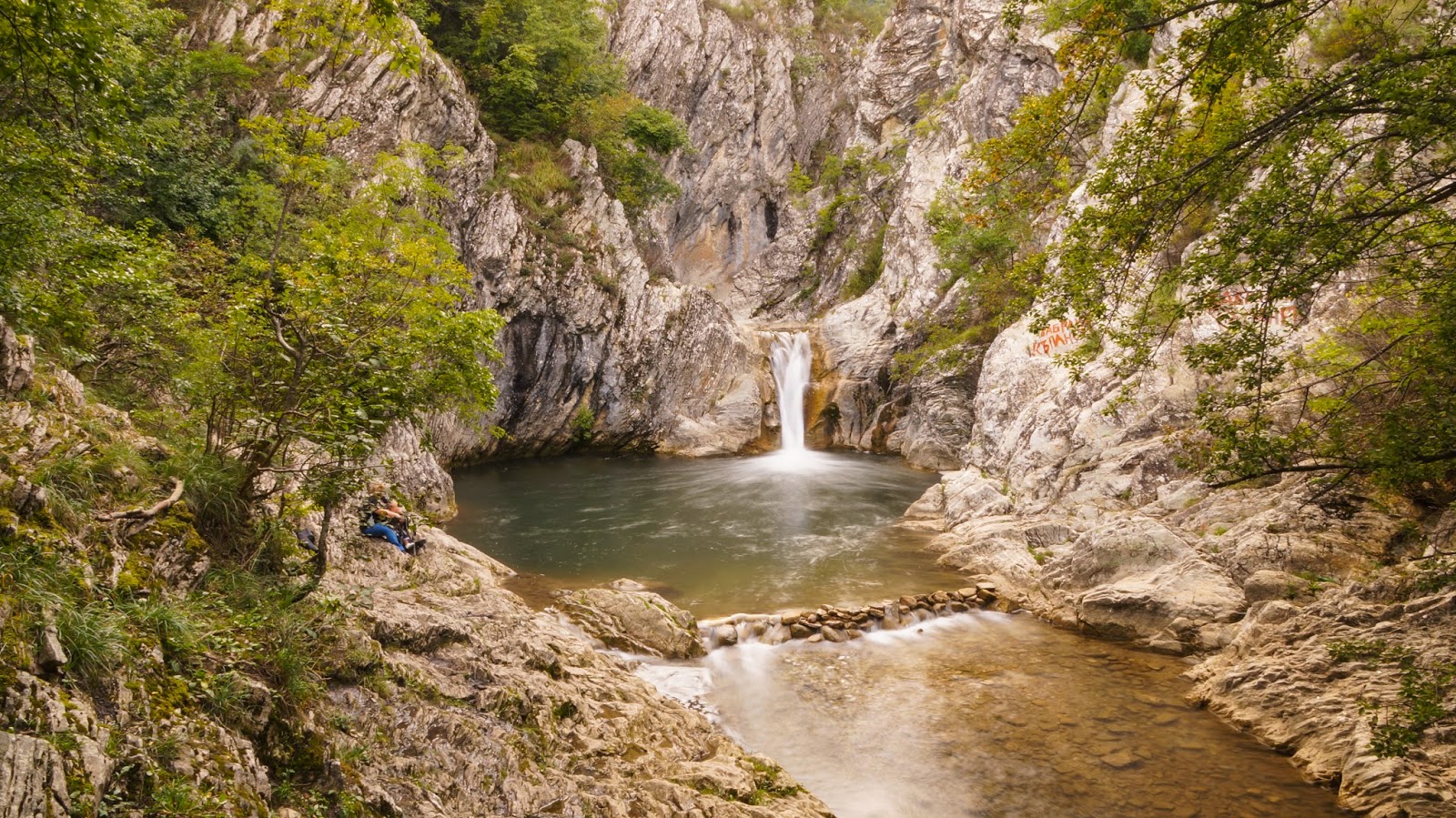 Някъде из България: Водопад Сини вир - Медвен